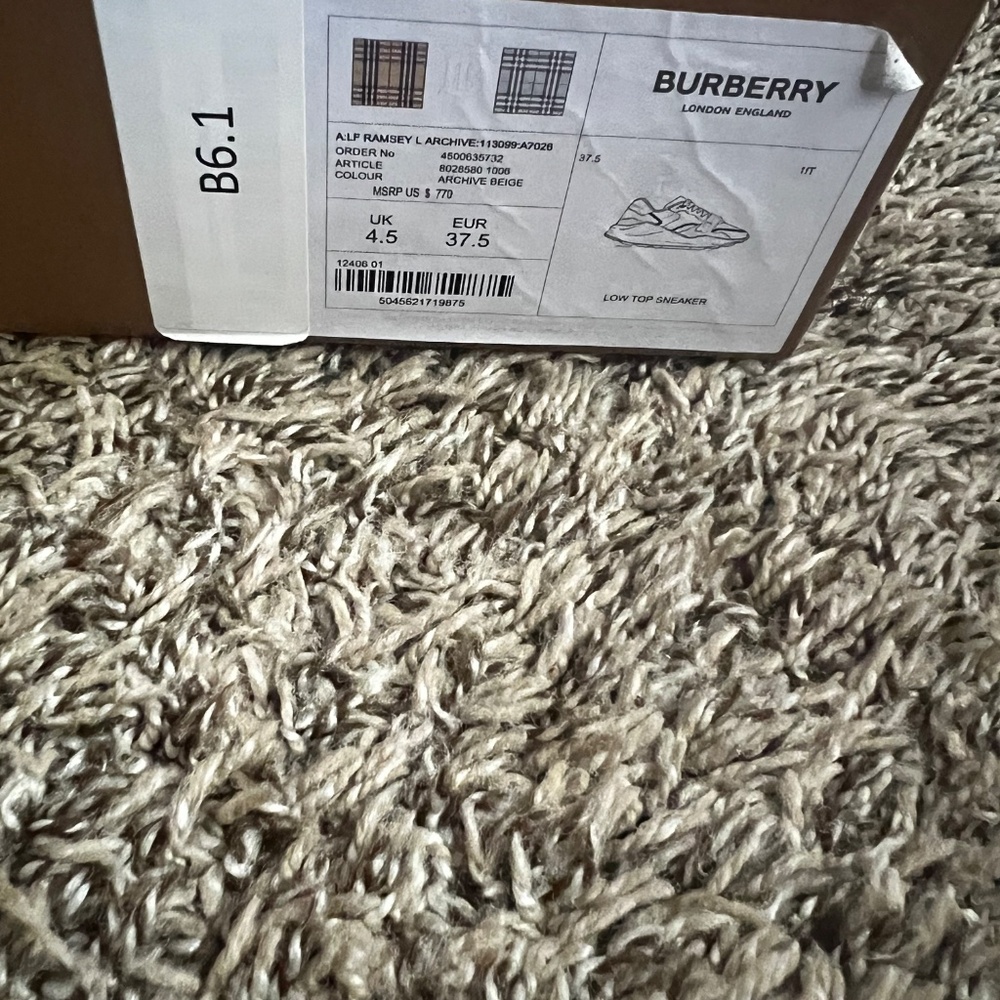 Burberry Ramsey Sneaker - Picture 12 of 12